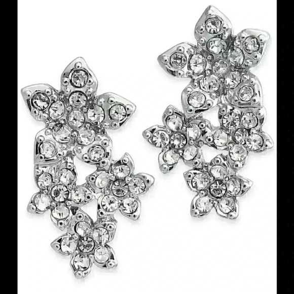 INC new Silver Tone Crystal Cluster Flower Earring - Picture 1 of 3